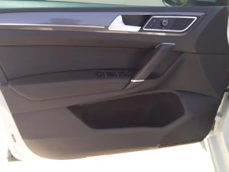 Volkswagen Golf*Jiayu