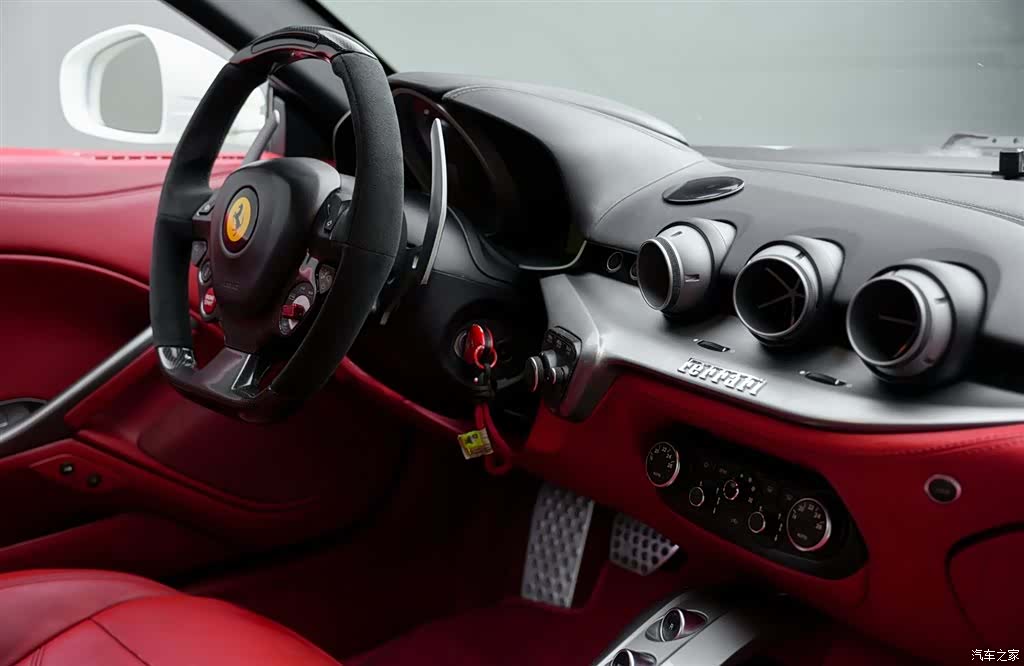 Ferrari F12ber, 2014 22