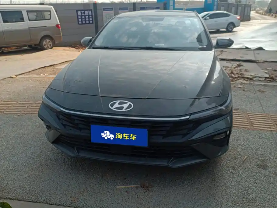 Hyundai Elantra