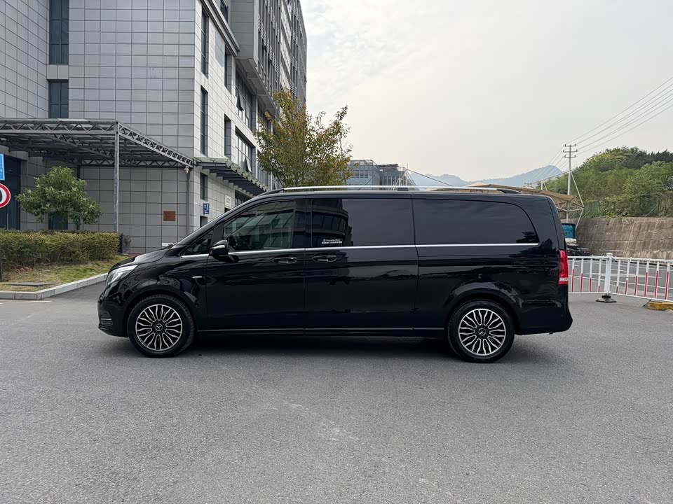 Mercedes-Benz V-class