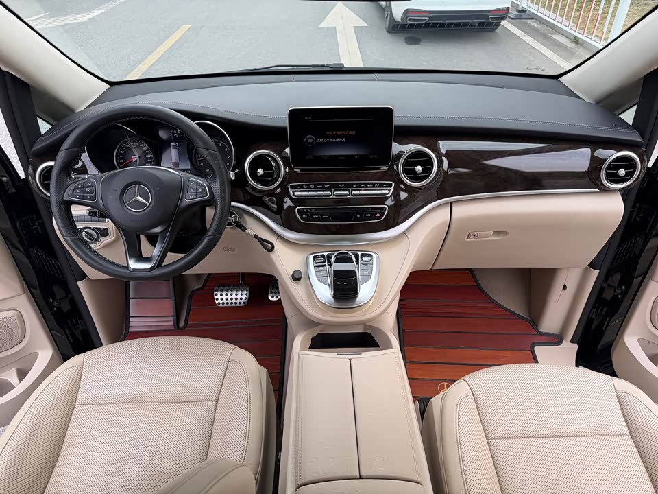 Mercedes-Benz V-class