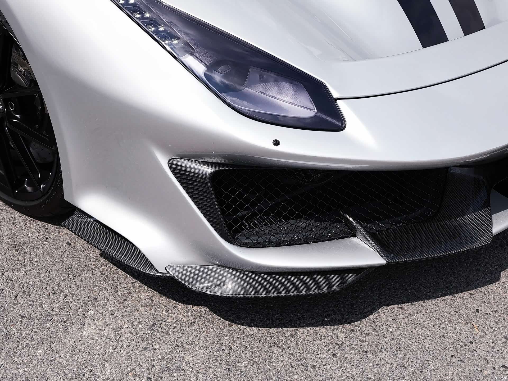 Ferrari 488, 2019 13