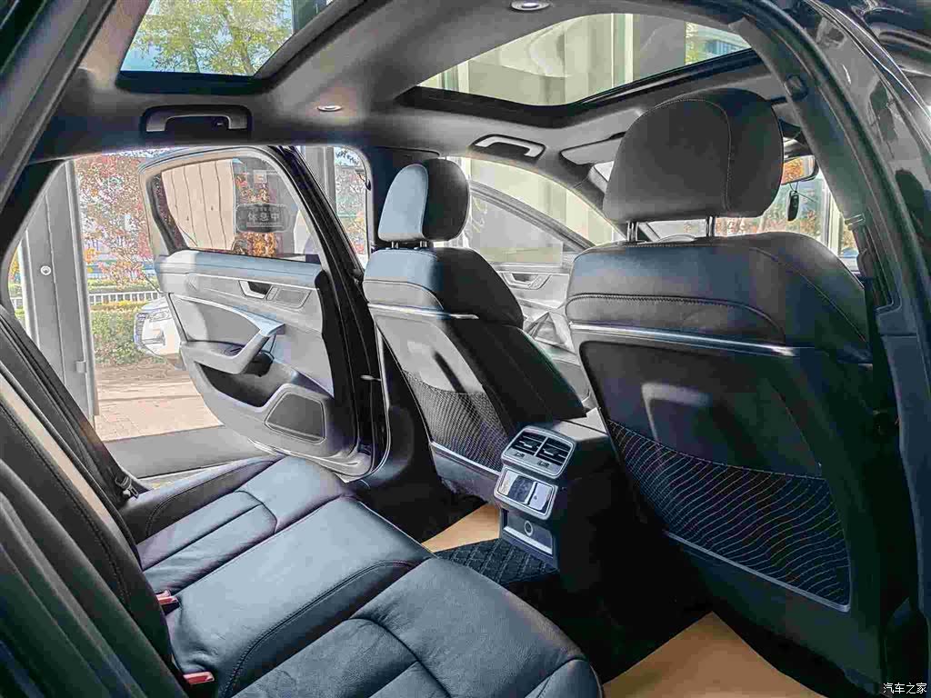 Audi A6L, 2021 9