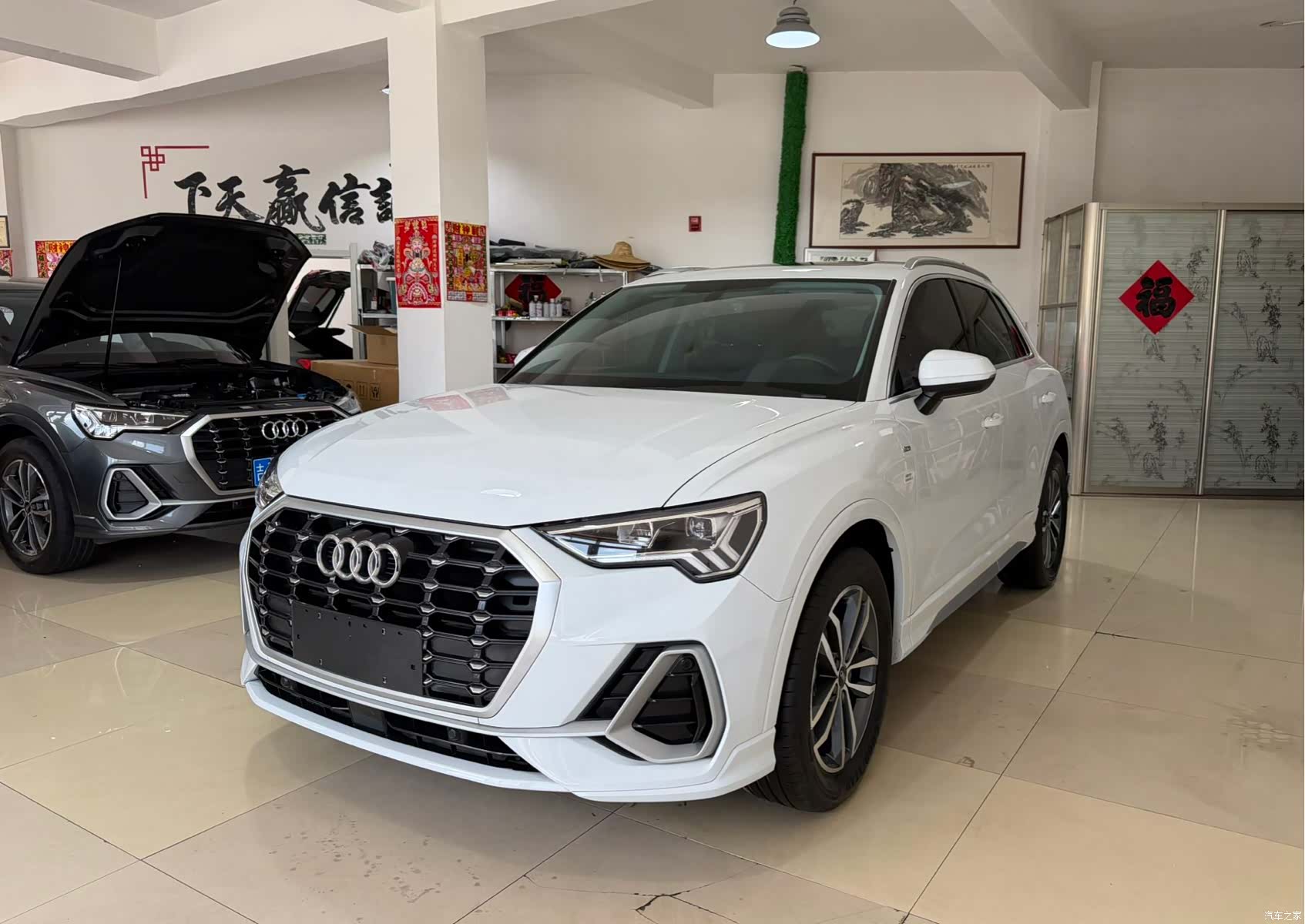 Audi Q3, 2023 1