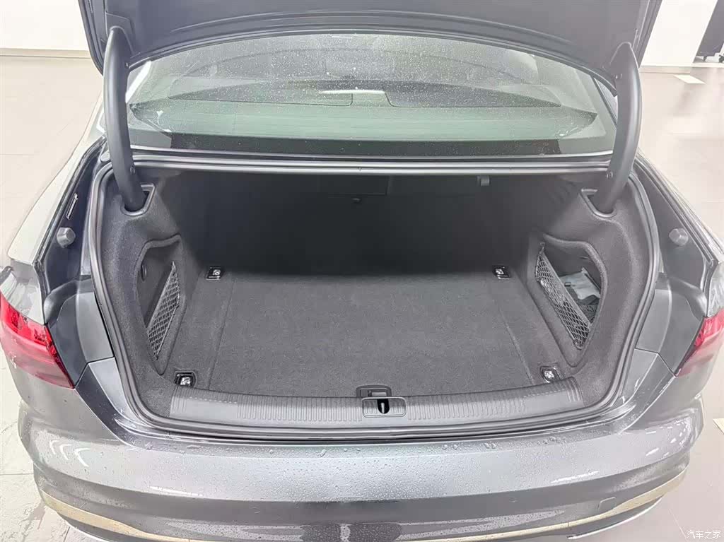 Audi A4L, 2024 7