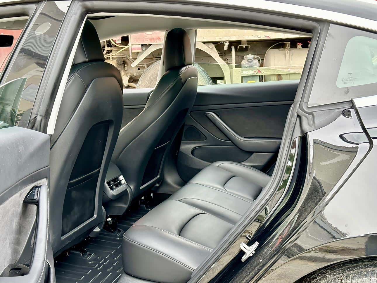 Tesla Model 3, 2020 6