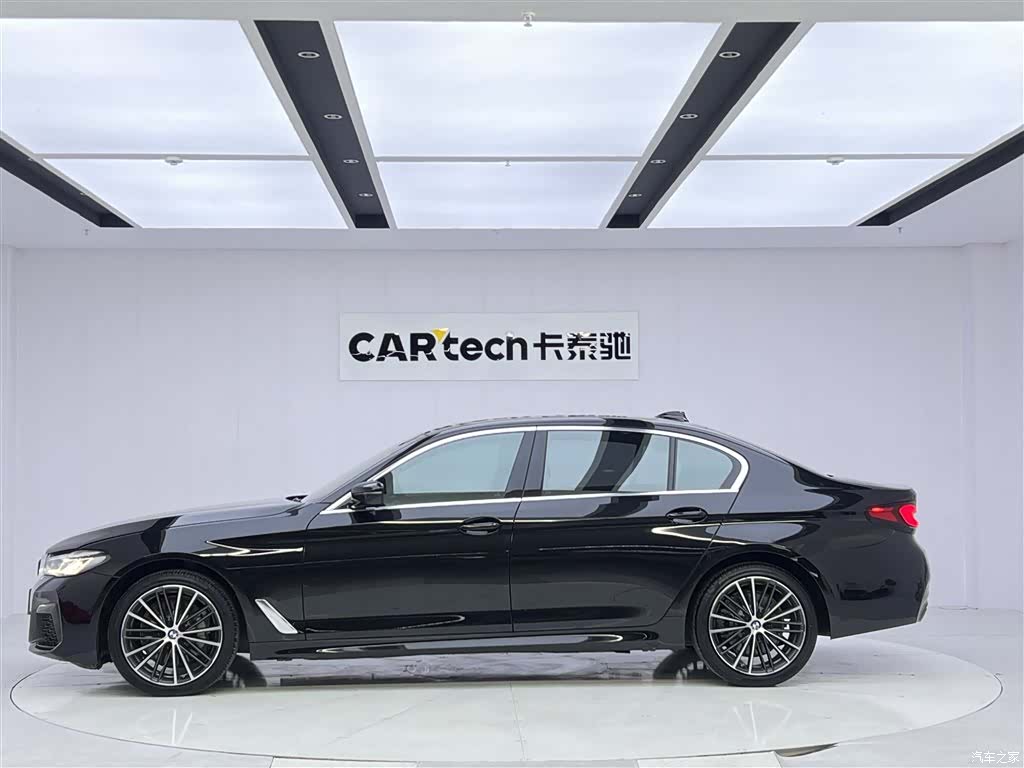 BMW 5 Series, 2022 8