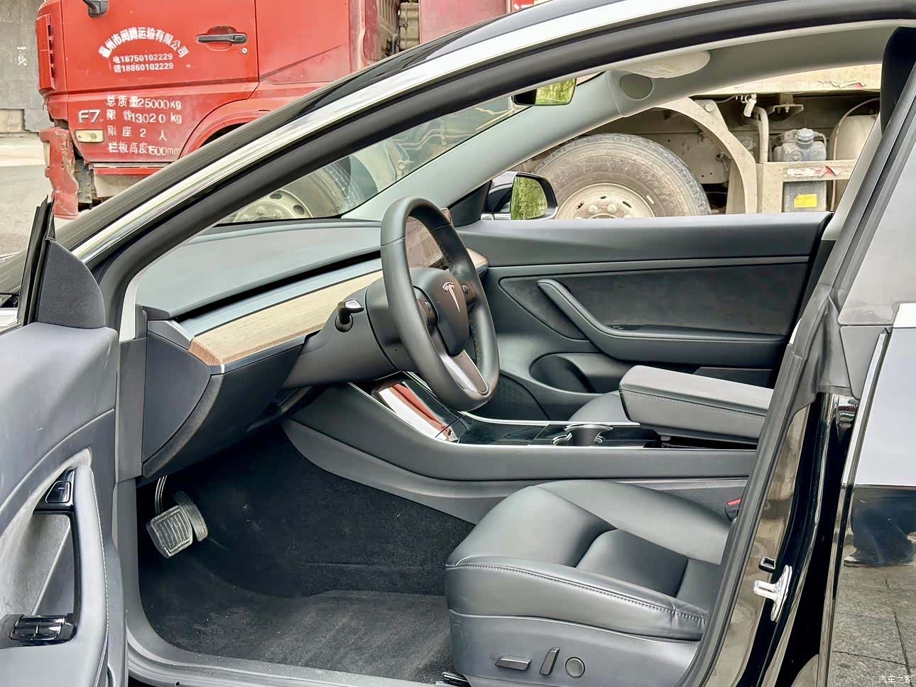 Tesla Model 3, 2020 все фото
