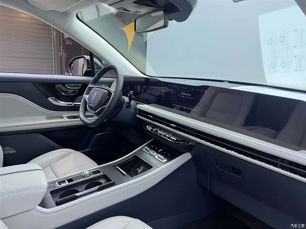 Lincoln Corsair, 2025 23