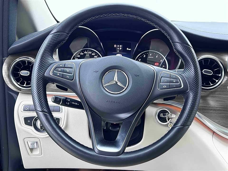 Mercedes-Benz V-class