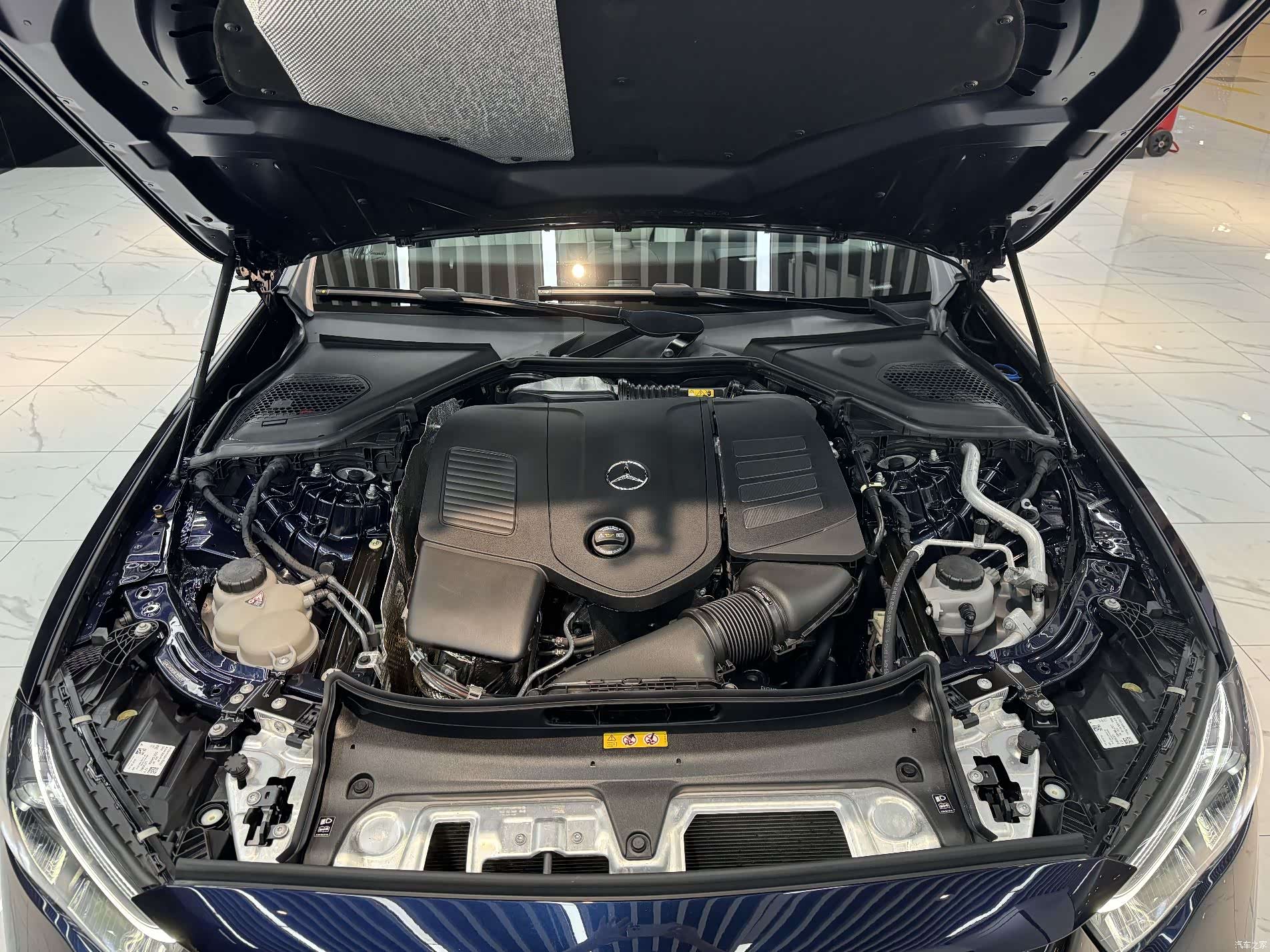 Mercedes-Benz E-Class, 2023 13