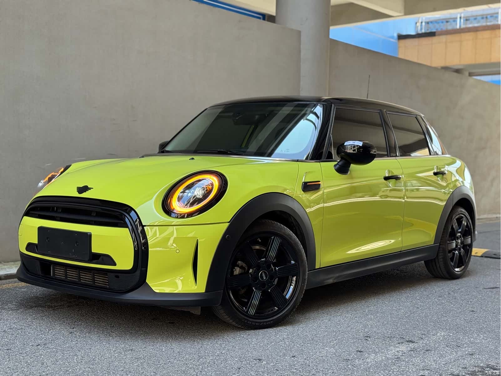 Mini Cooper, 2023 1