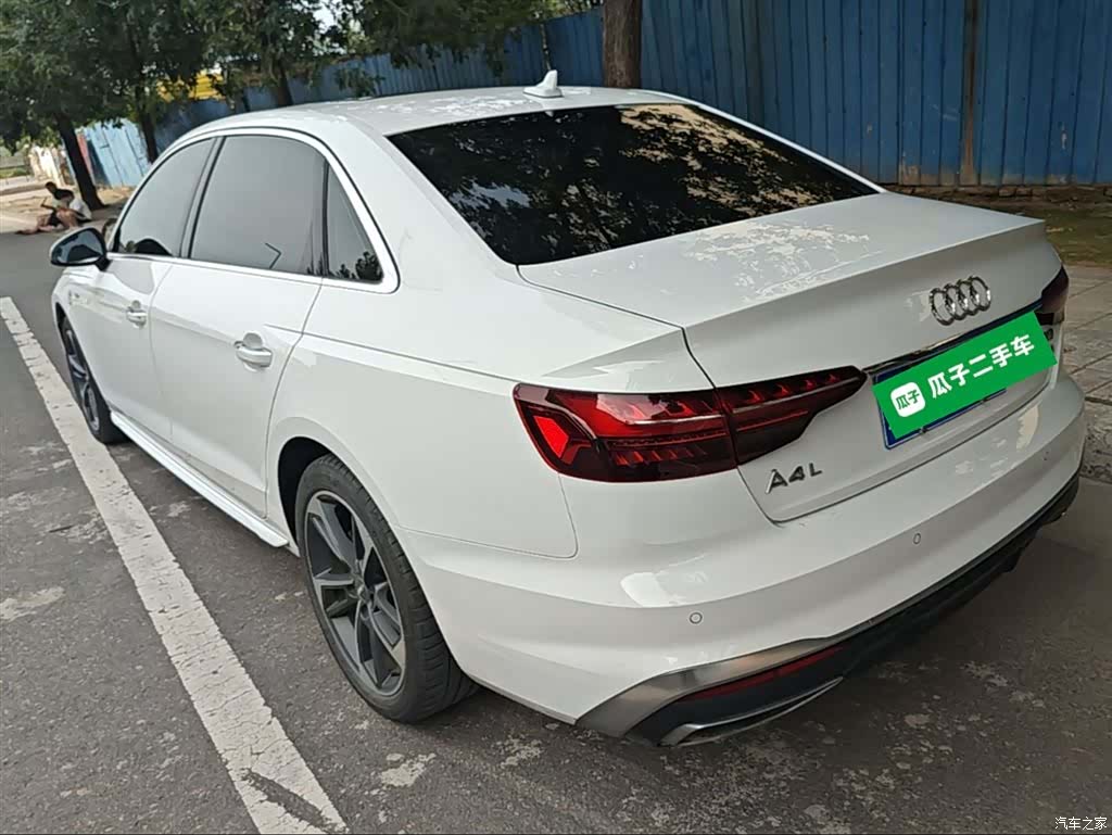Audi A4L, 2020 все фото