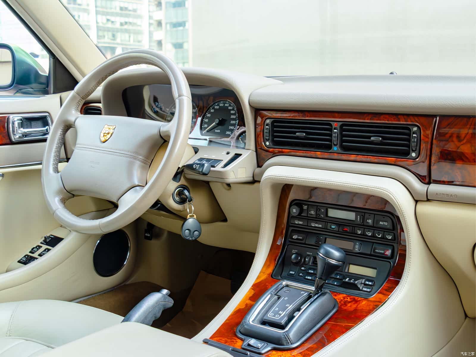 Jaguar XJ, 1997 7
