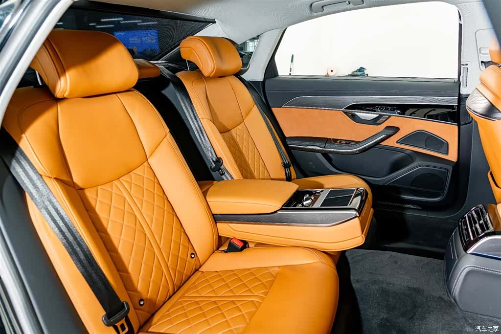 Audi A8L, 2024 23