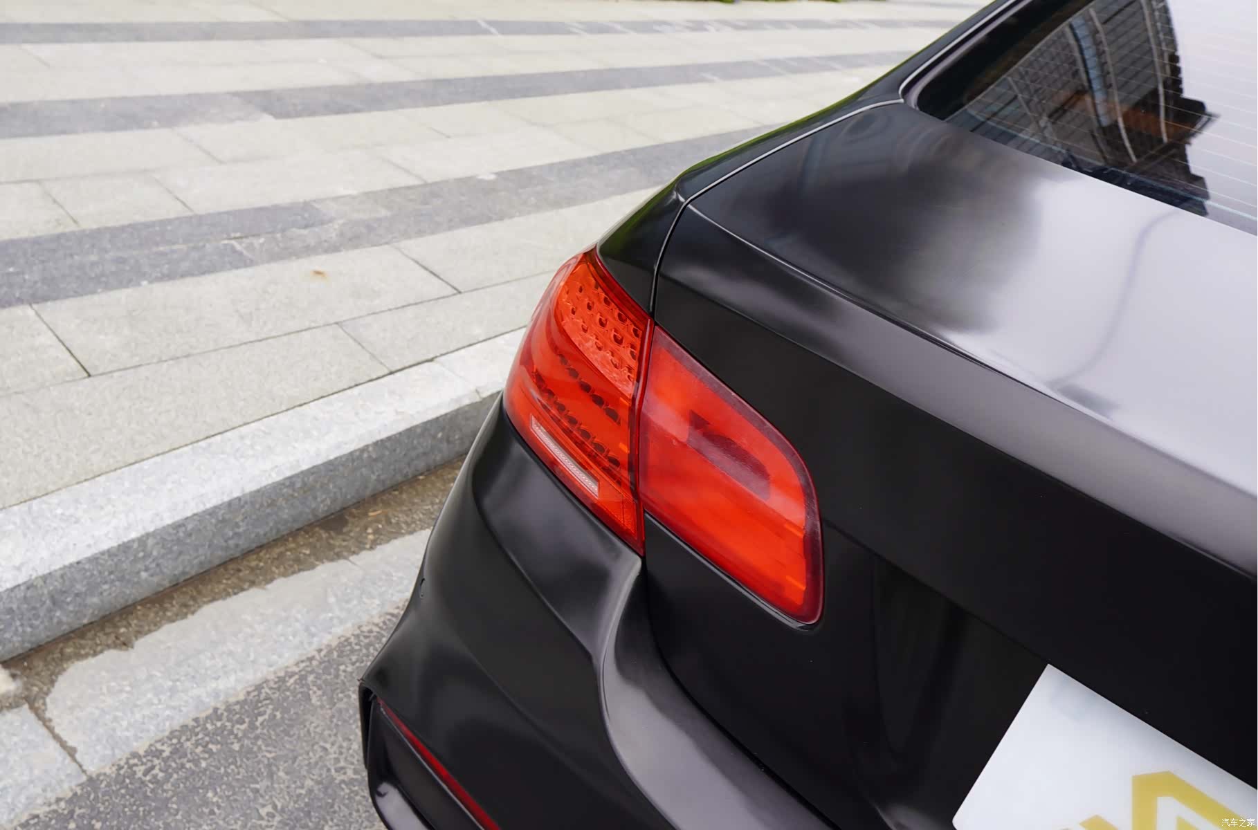 BMW 3 Series, 2011 24