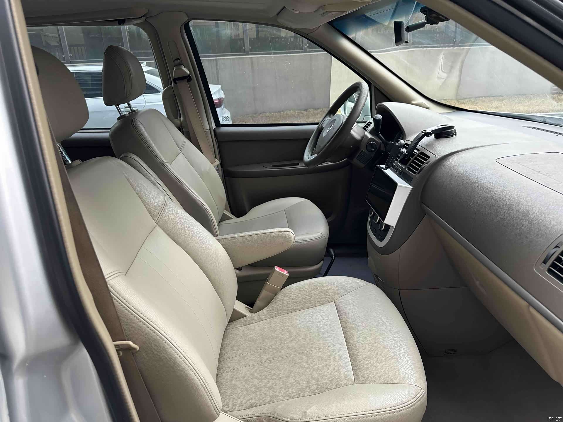 Buick GL8, 2015 15