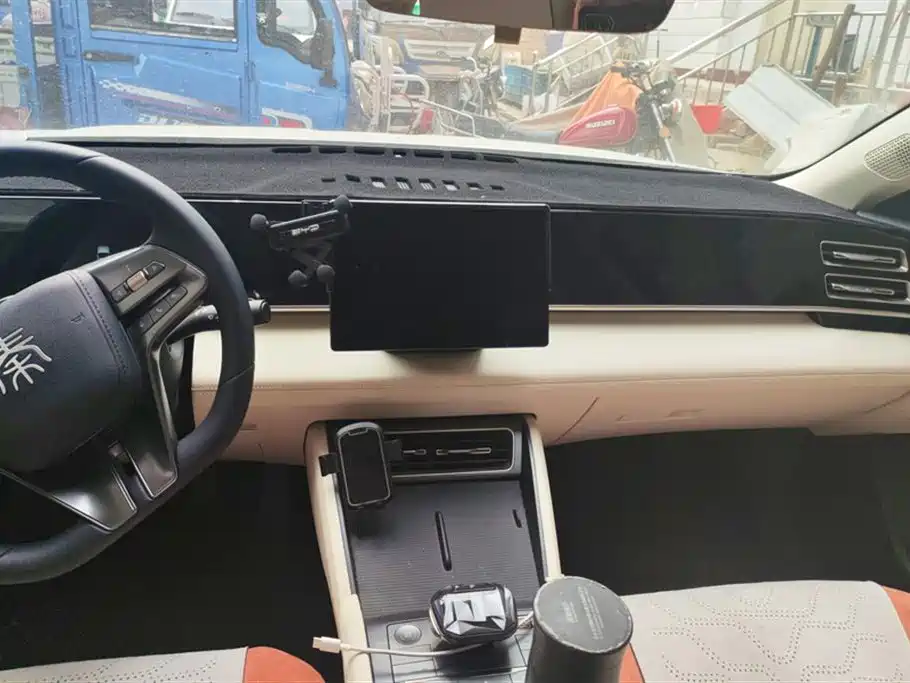 BYD Qin L