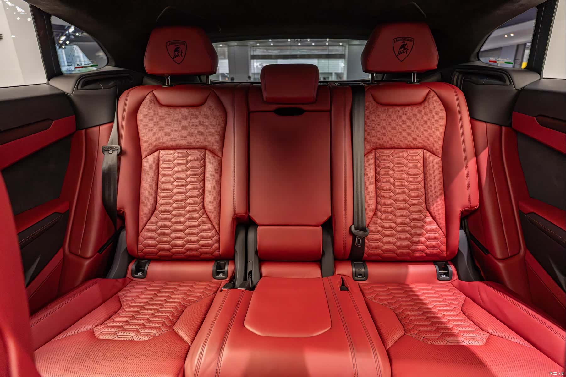 Lamborghini Urus, 2022 9