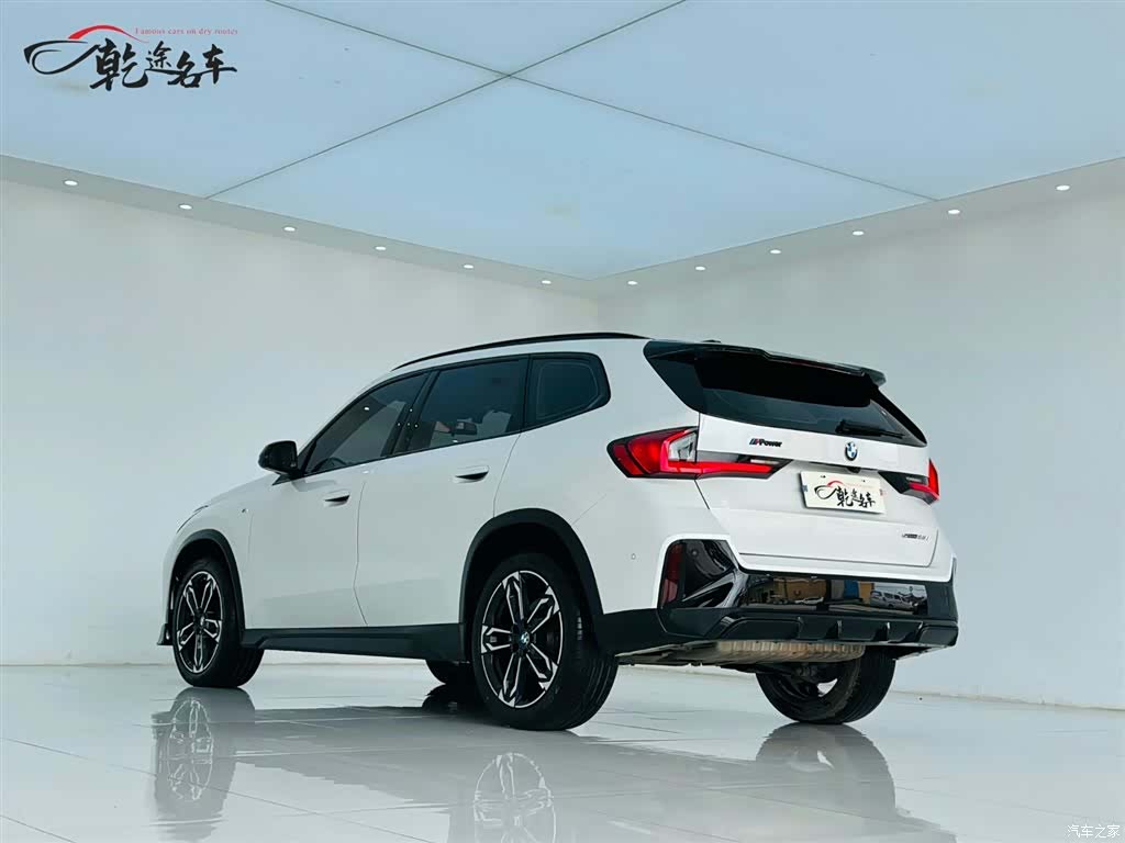 BMW X1, 2023 все фото