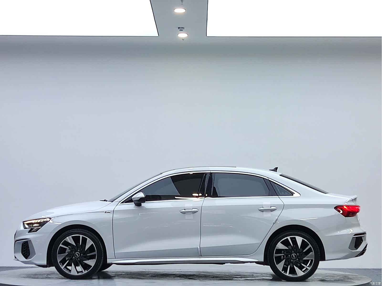 Audi A3, 2023 все фото