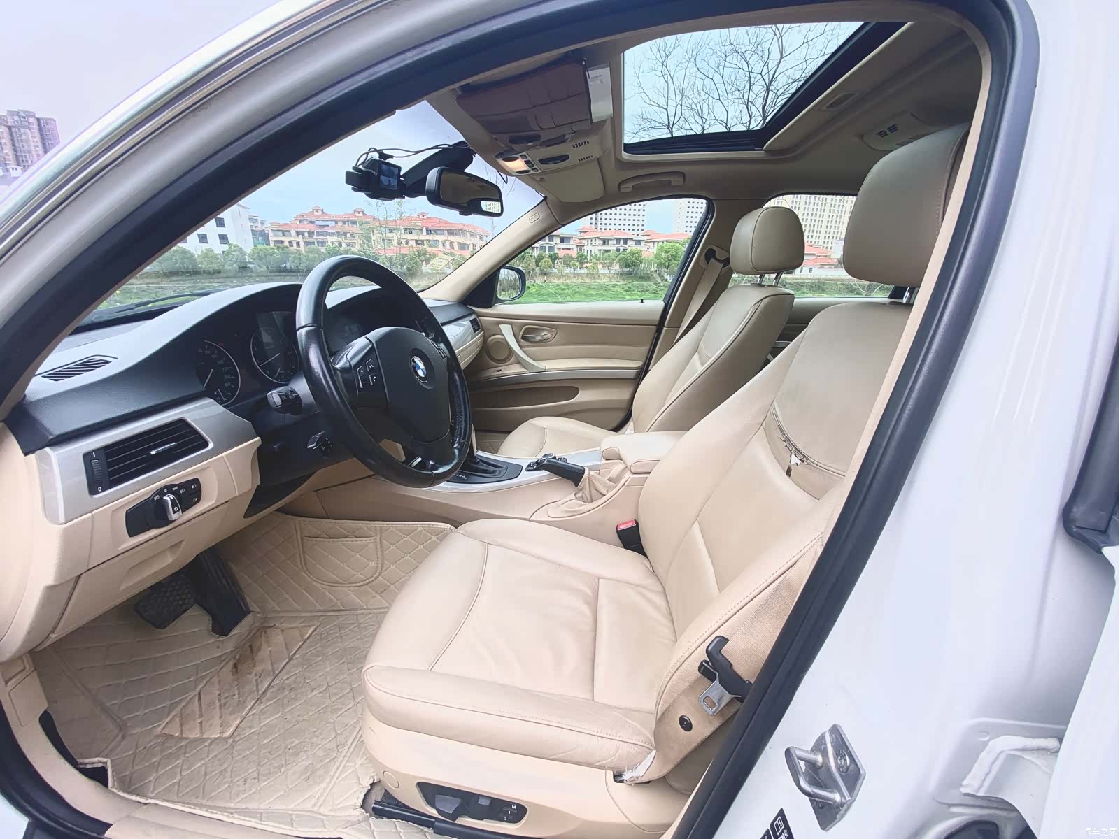 BMW 3 Series, 2011 10