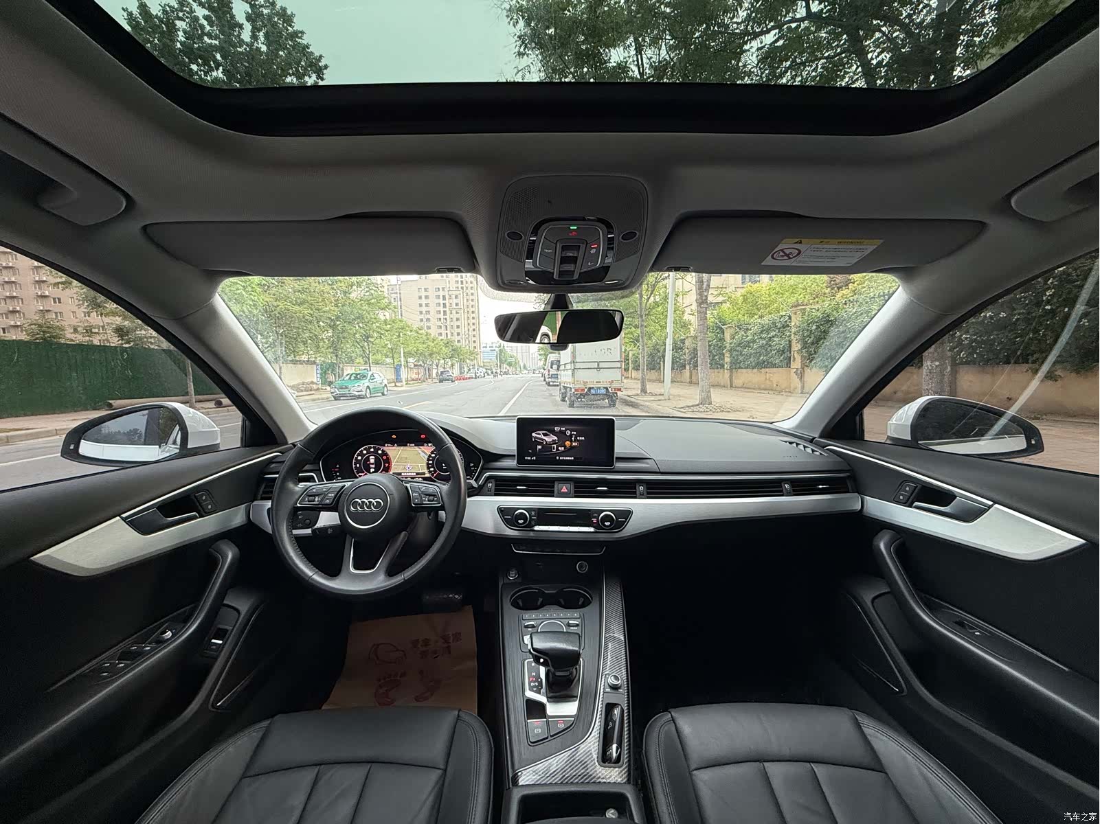 Audi A4L, 2020 все фото