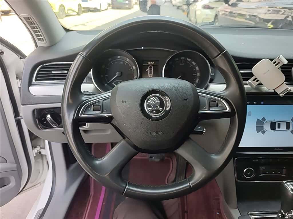 Skoda Superb, 2015 11