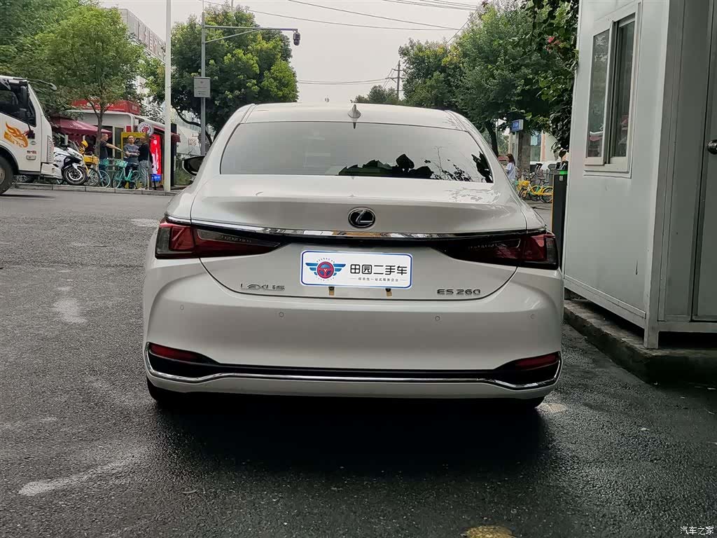 Lexus ES, 2022 6