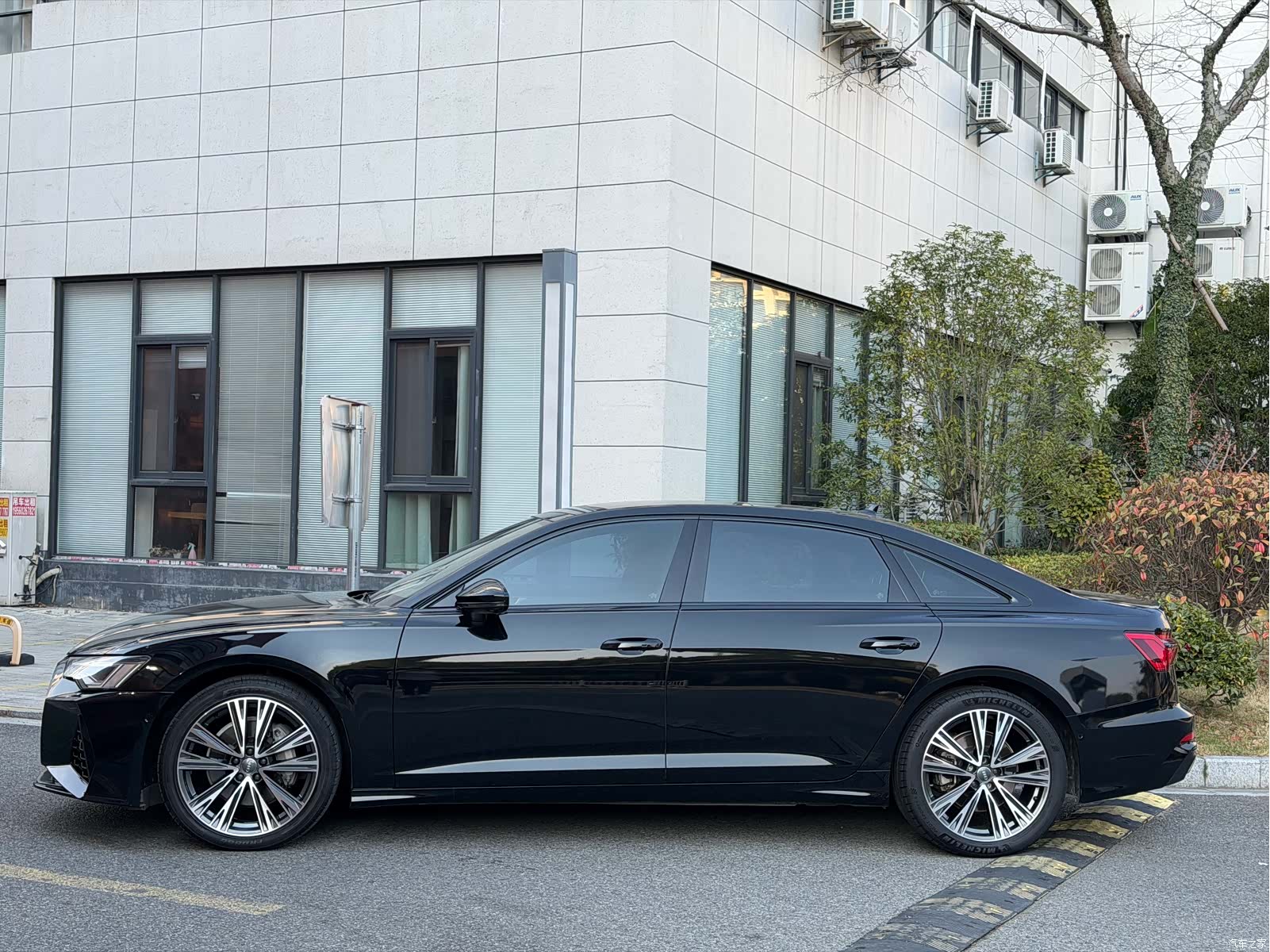 Audi A6L, 2020 4