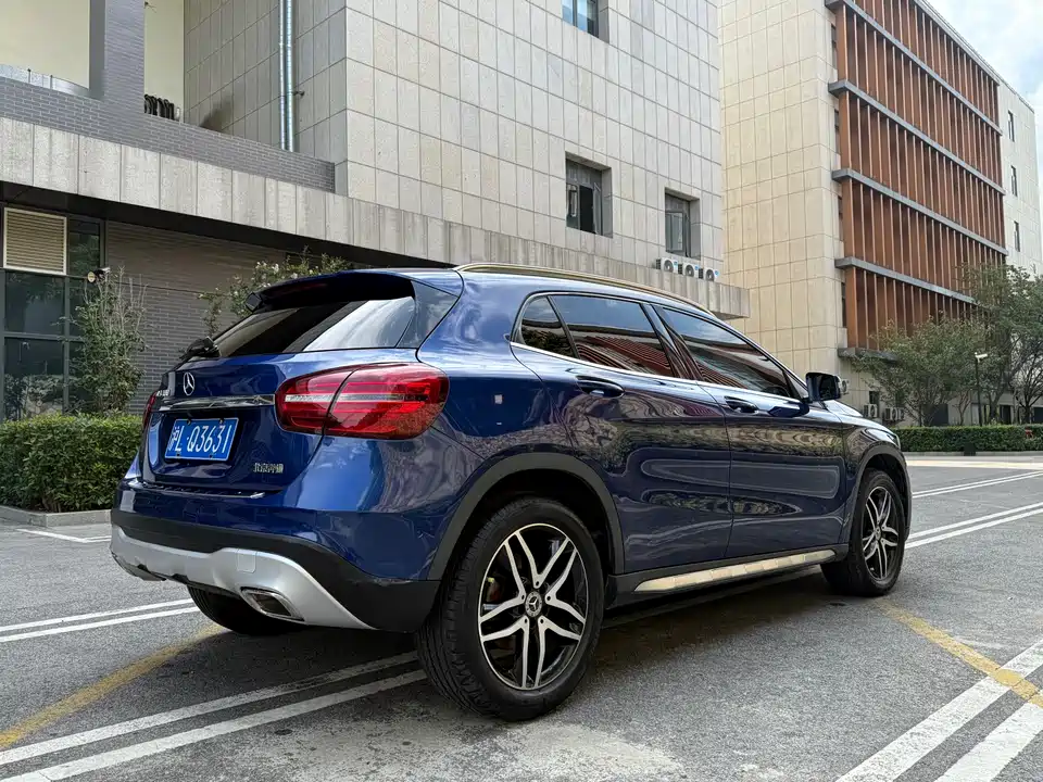 Mercedes-Benz GLA