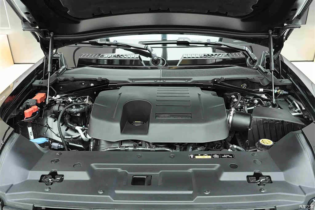 Land Rover Defender, 2024 26