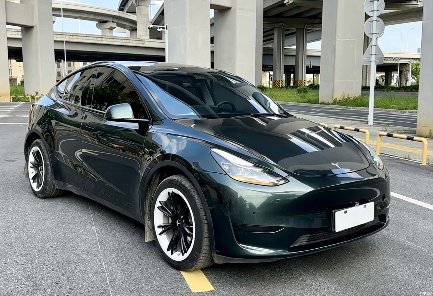 Tesla Model Y, 2022 2