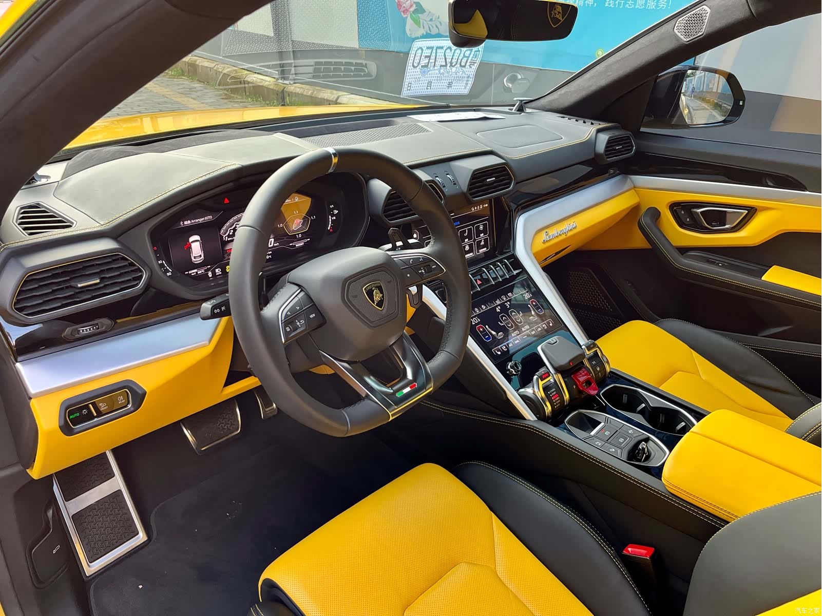 Lamborghini Urus, 2021 9
