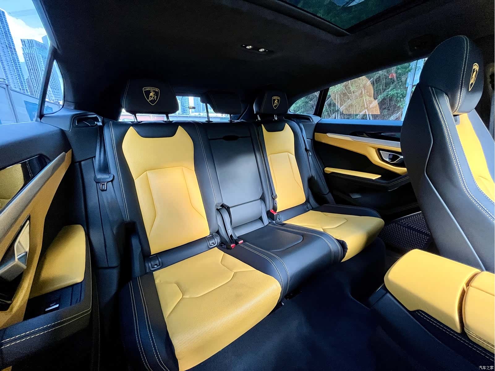 Lamborghini Urus, 2021 12