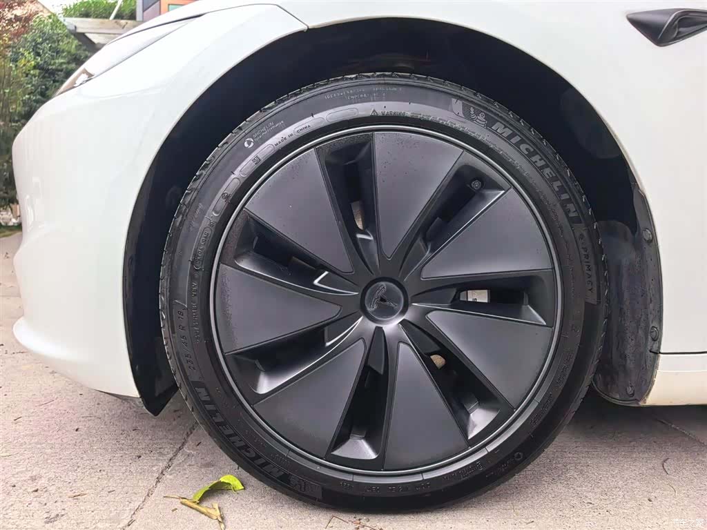 Tesla Model 3, 2024 21