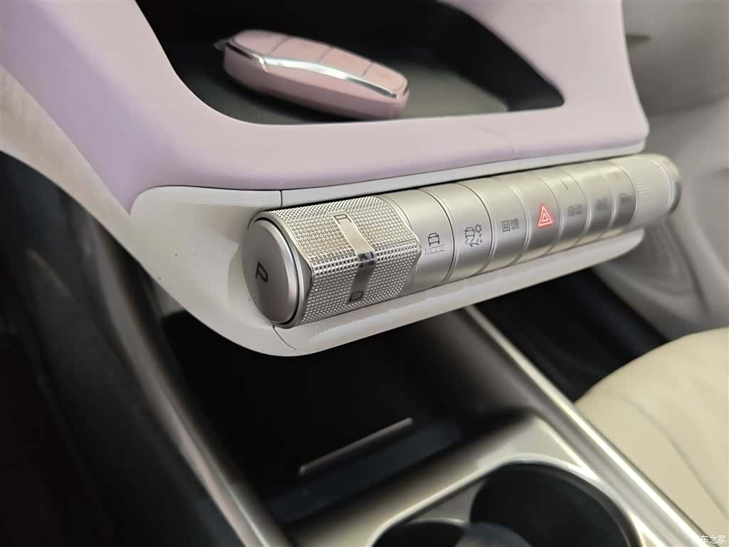 BYD Dolphin, 2023 14