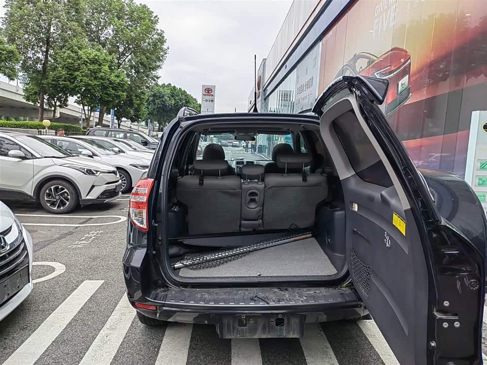 Toyota RAV4 Rongfang