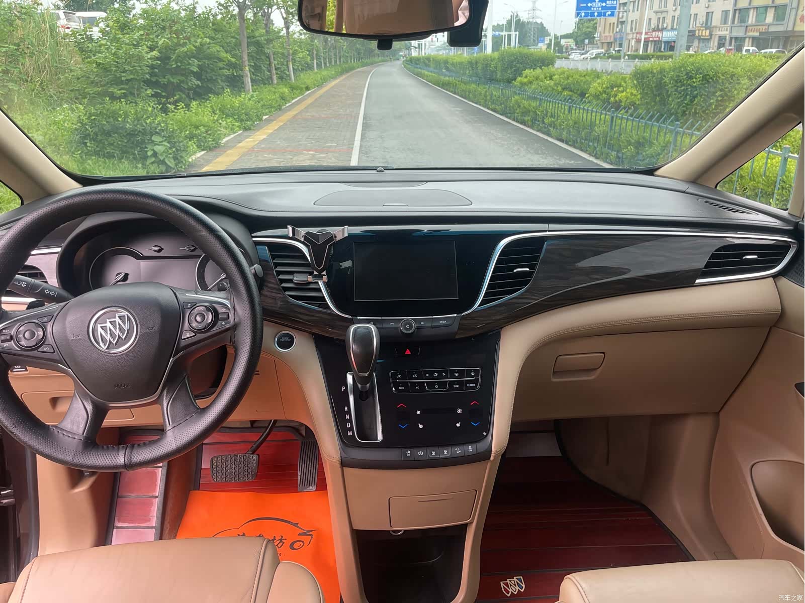 Buick GL8, 2019 13