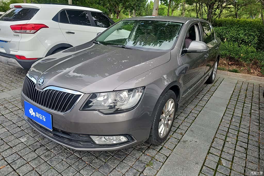 Skoda Superb, 2014 1