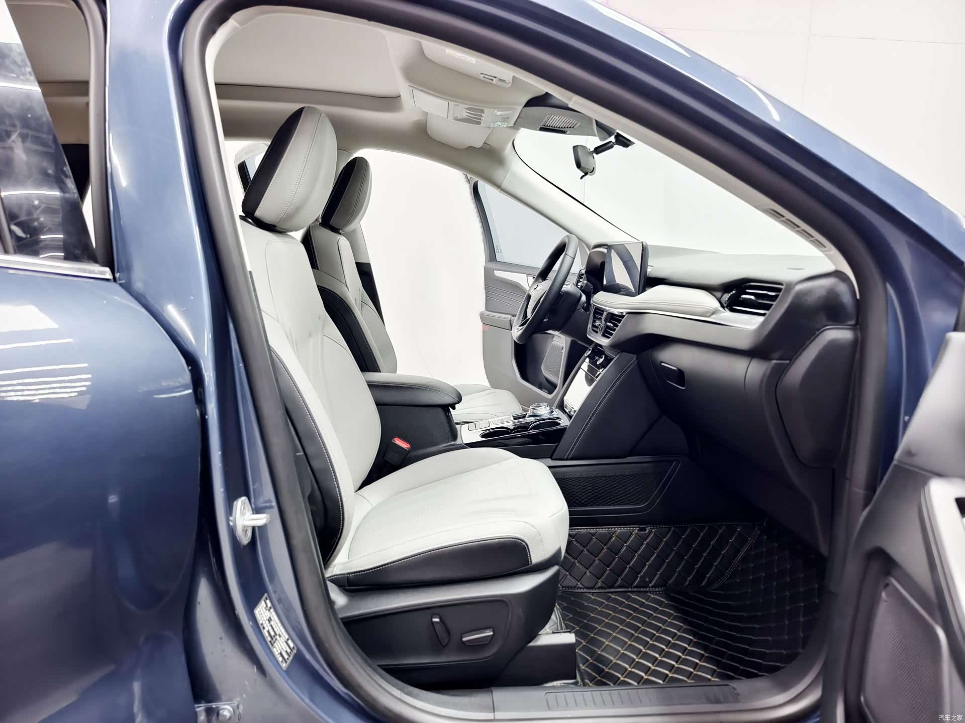 Ford Escape, 2025 14