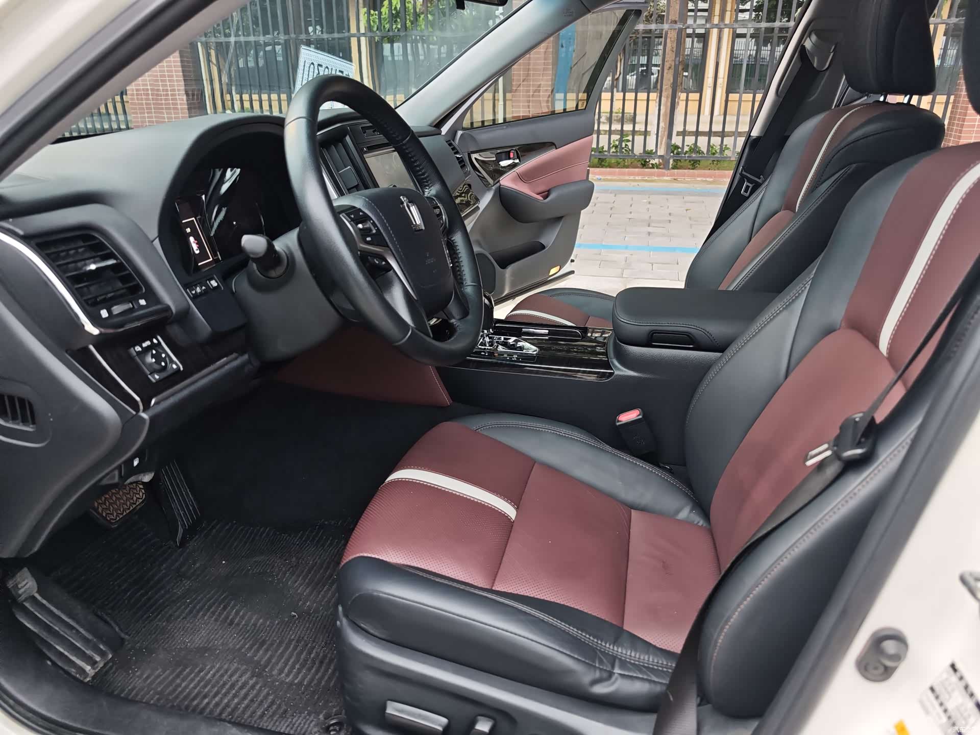 Toyota Crown, 2017 8