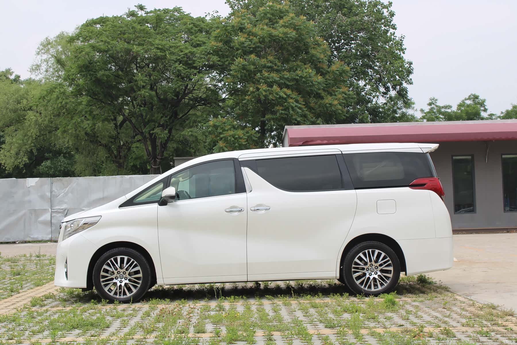 Toyota Alphard, 2016 7