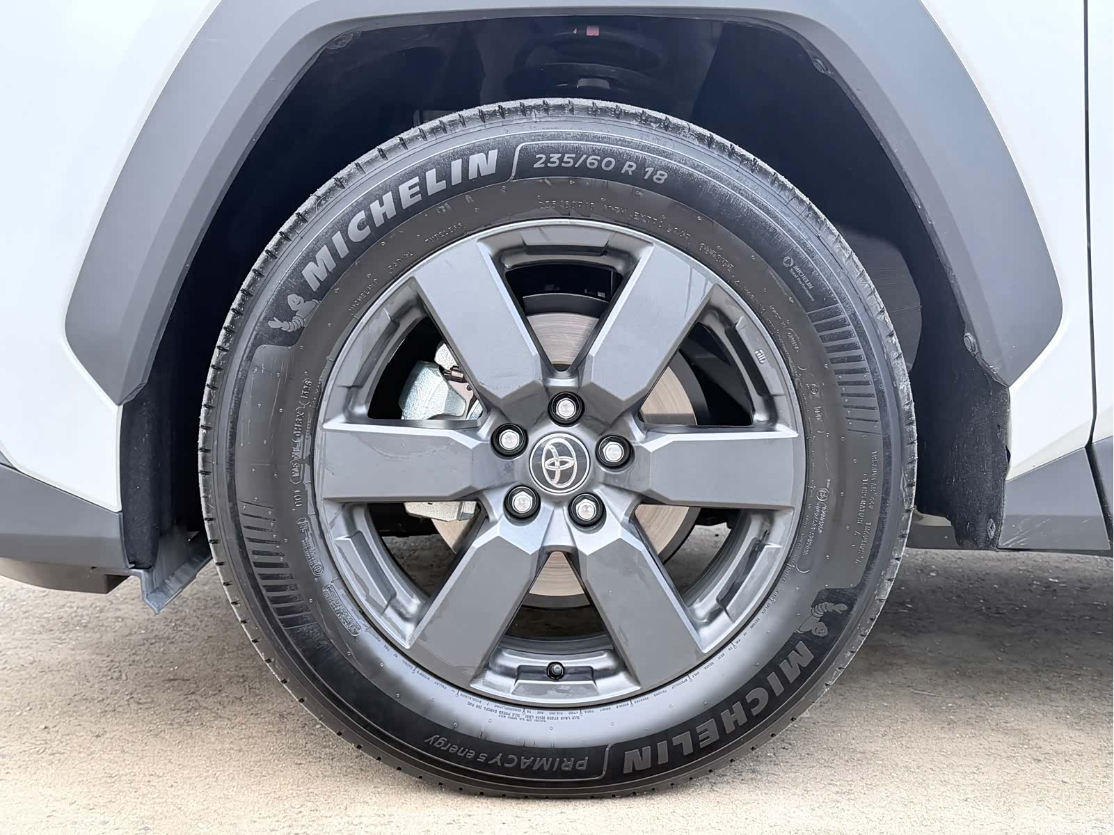 Toyota RAV4, 2026 8