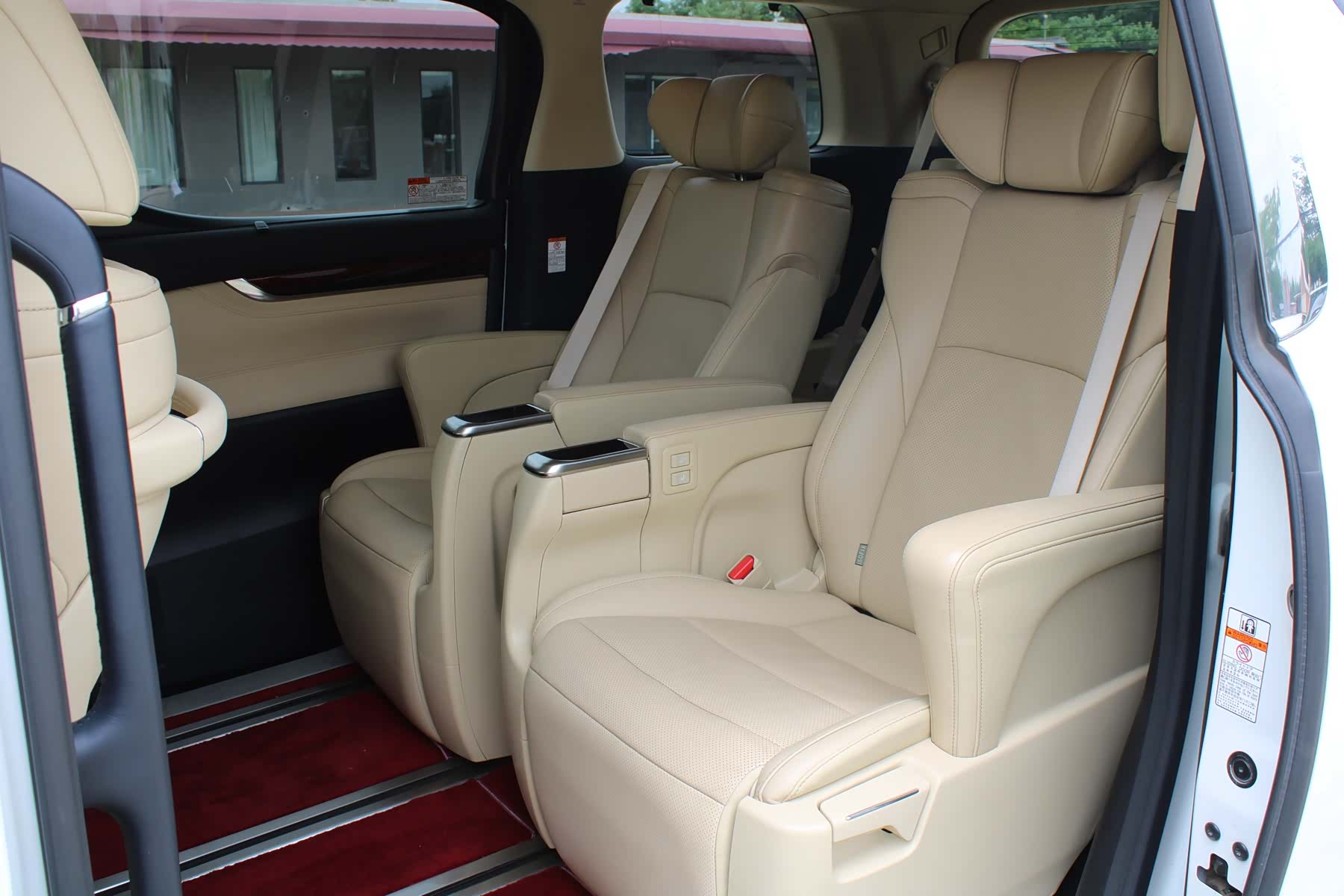 Toyota Alphard, 2016 9