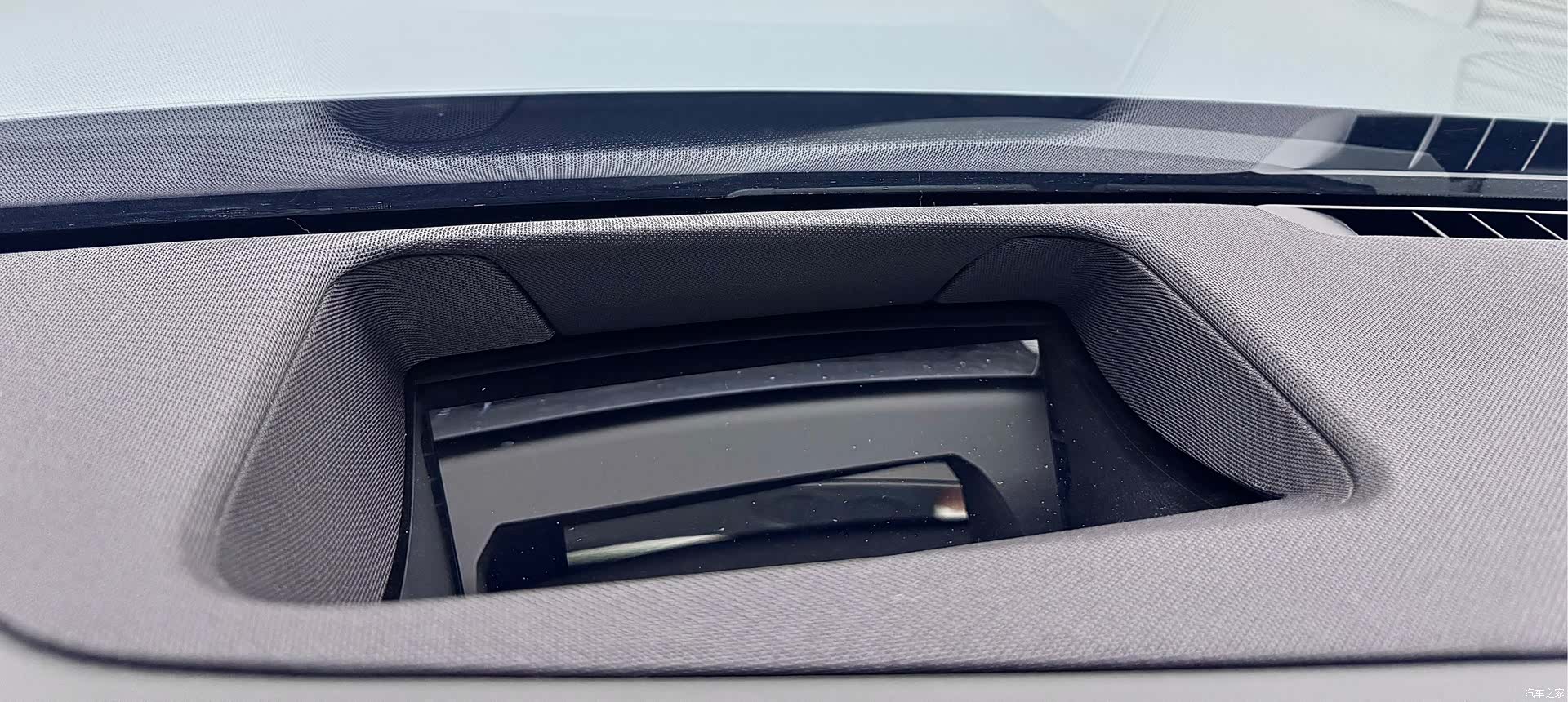 BMW i7, 2023 21