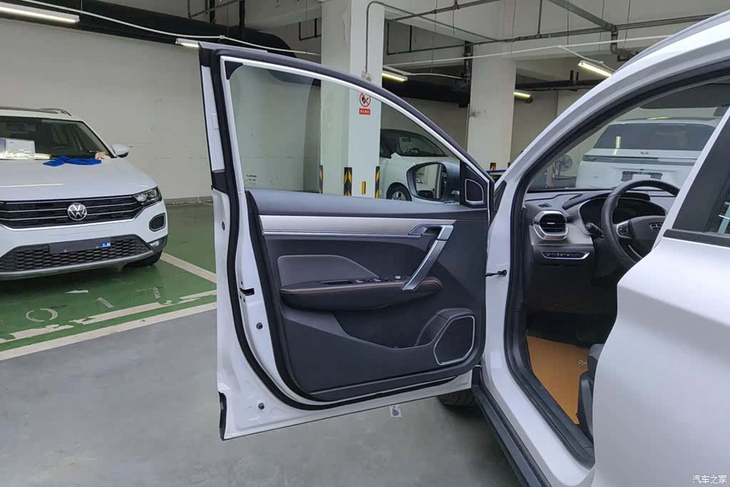 Geely Coolray, 2024 7