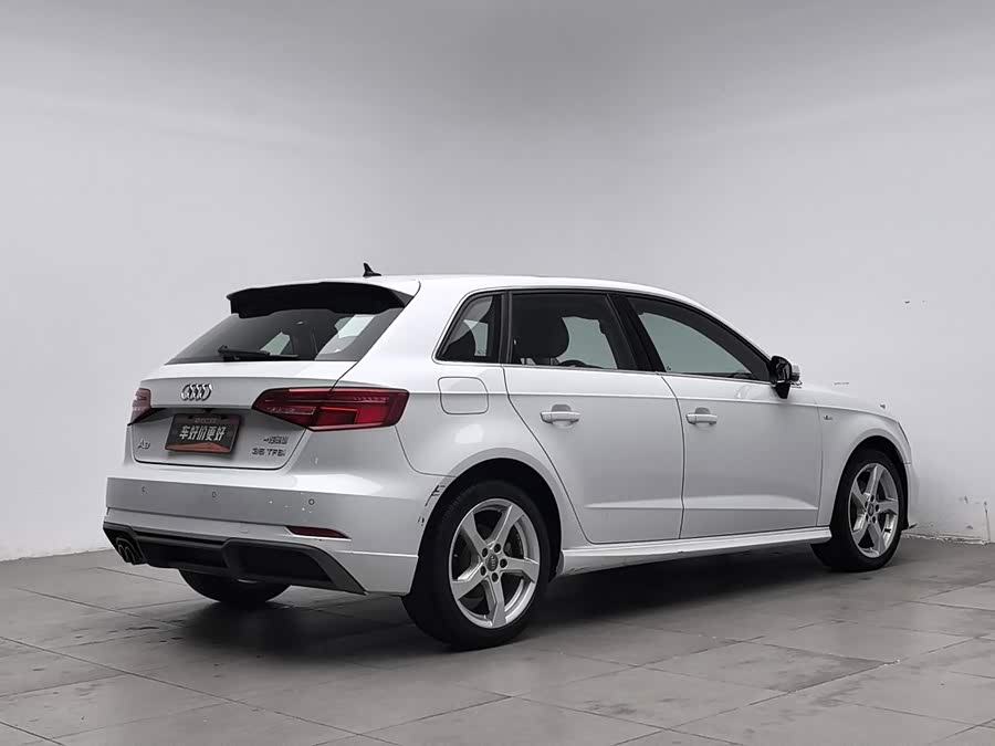 Audi A3 2019, фото 2
