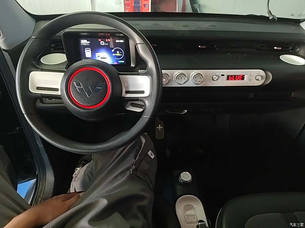 Wuling MINIEV, 2022 10