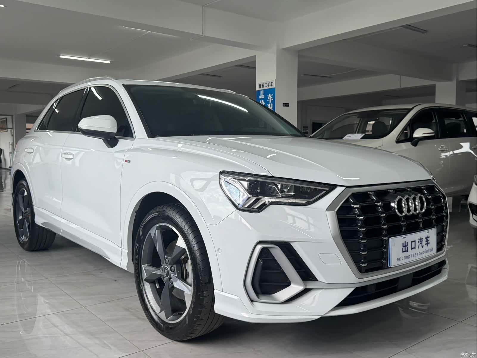 Audi Q3, 2023 3